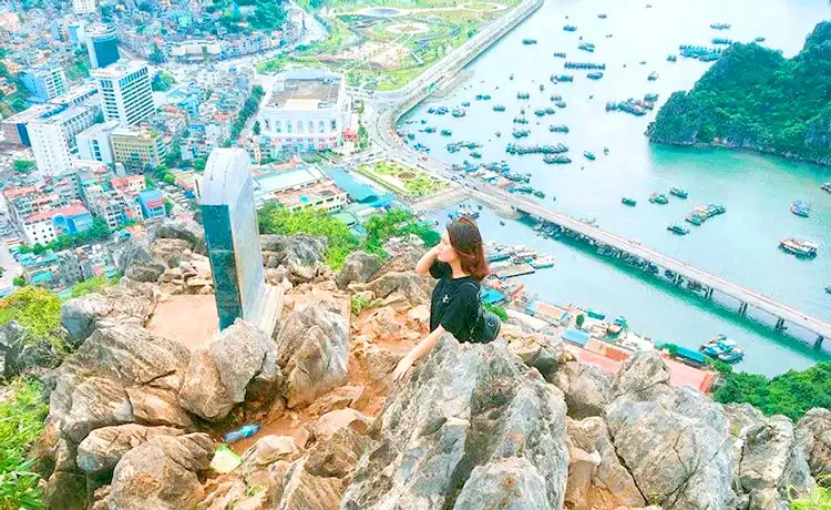 núi bài thơ vịnh hạ long