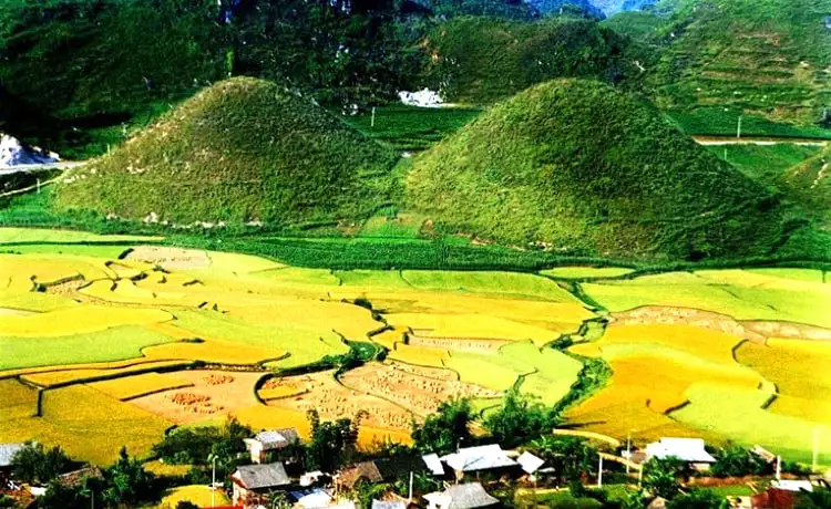 núi đôi quản bạ hà giang núi đôi quản bạ hà giang