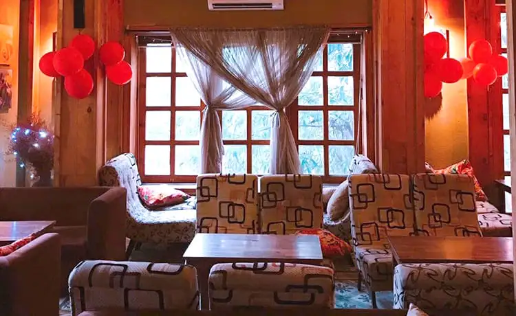 quán cafe eighteen house nha trang