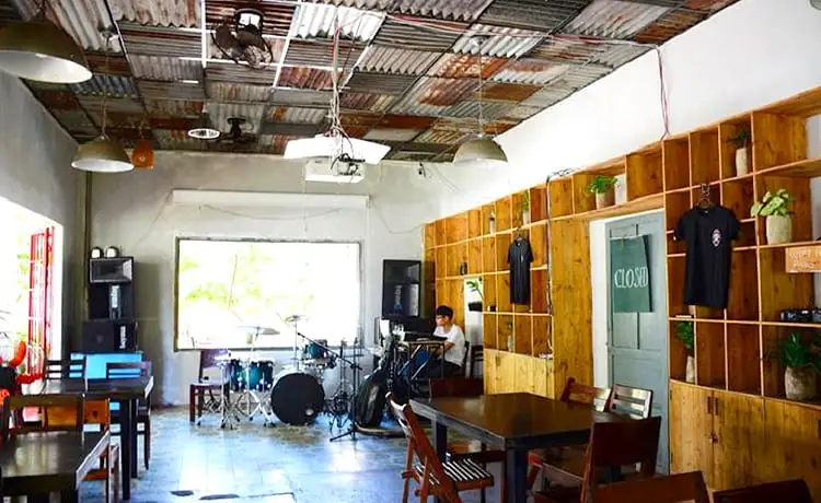 quán cafe nirvana rock nha trang