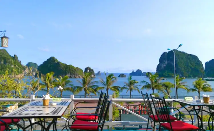 quán cafe old town vịnh hạ long