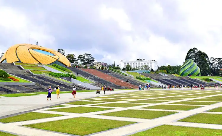 quảng trường lâm viên đà lạt