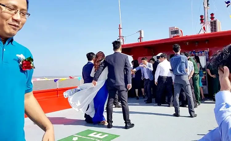 Boong ngoài trời của tàu Phú Quốc Express đi Phú Quốc