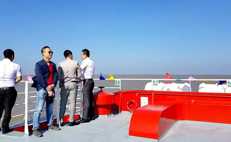 Boong ngoài trời của tàu Phú Quốc Express đi Phú Quốc