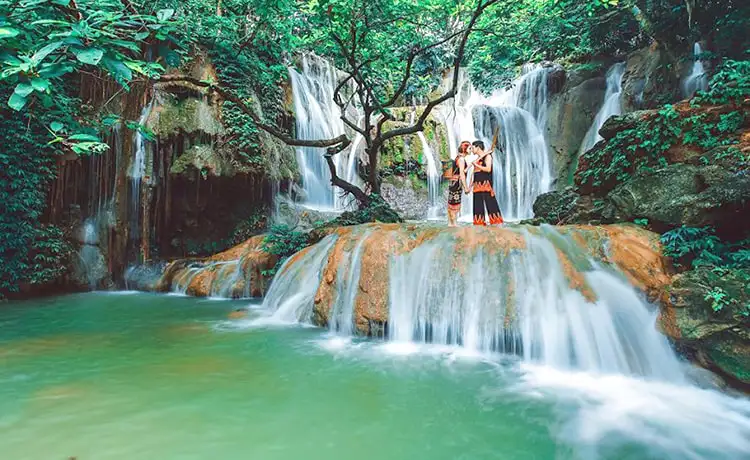 Thác Dải Yếm Mộc Châu