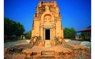 Tháp cổ Chóp Mạt - Địa Điểm Du Lịch Tây Ninh