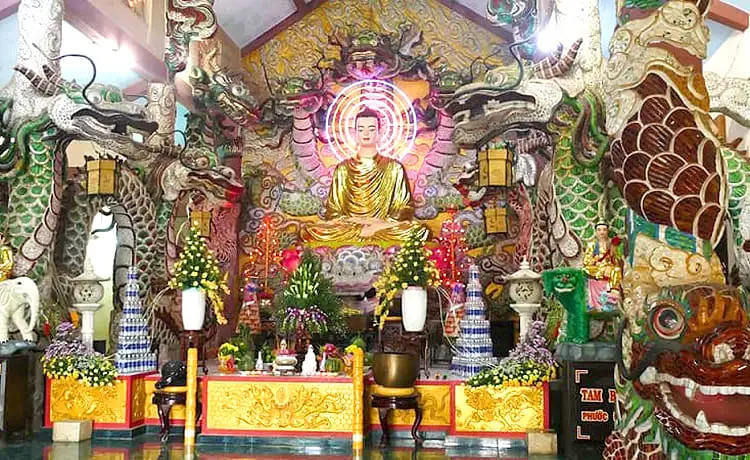 chánh điện thiền viện vạn hạnh đà lạt