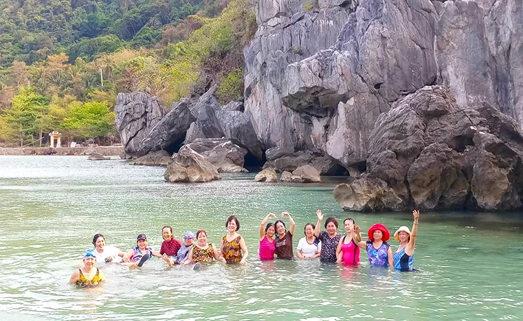 Tour du lịch Bà Lụa 2 ngày 1 đêm