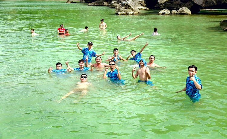 Tour du lịch Bà Lụa 2 ngày 2 đêm Câu cá - Lặn ngắm san hô Tour du lịch Bà Lụa 2 ngày 2 đêm Câu cá - Lặn ngắm san hô