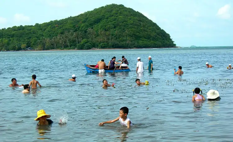 Tour du lịch Bà Lụa