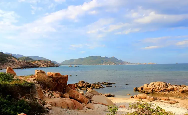Tour du lich Bình Ba 2 ngày 1 đêm - Tứ Bình Tour du lich Bình Ba 2 ngày 1 đêm - Tứ Bình