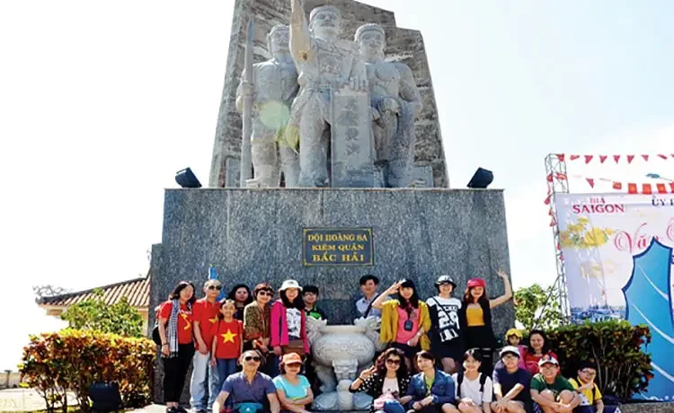 Tour du lịch Lý Sơn 2 ngày 1 đêm Tour du lịch Lý Sơn 2 ngày 1 đêm