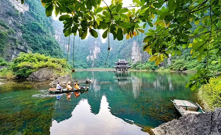 Tour du lịch Ninh Bình 2 ngày 1 đêm