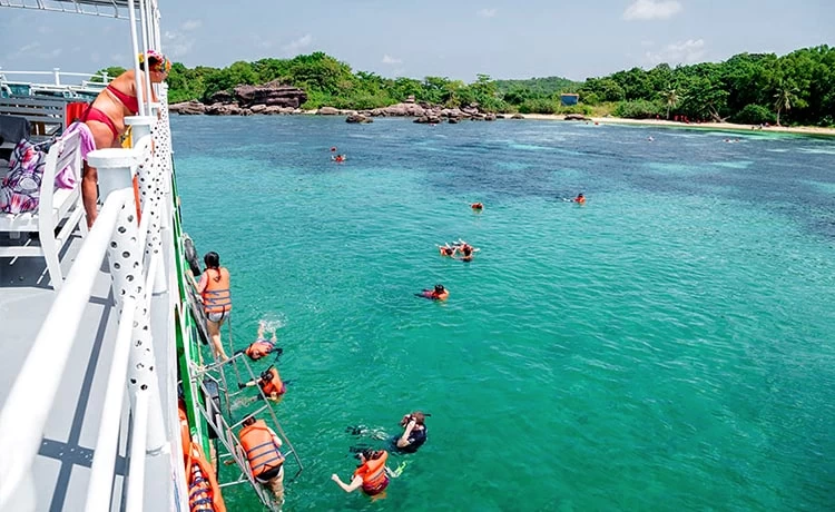 Tour 2 đảo Phú Quốc trong ngày Câu cá - Lặn ngắm san hô Tour 2 đảo Phú Quốc trong ngày Câu cá - Lặn ngắm san hô
