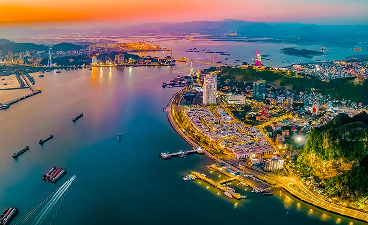 đặt vé máy bay đi Vân Đồn (Quảng Ninh)