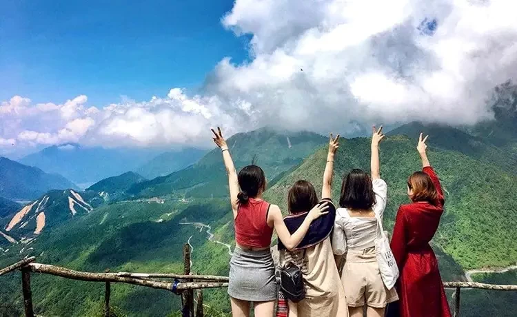 Tour du lịch SAPA - MOANA - CÁT CÁT 2 ngày 1 đêm Tour du lịch SAPA - MOANA - CÁT CÁT 2 ngày 1 đêm
