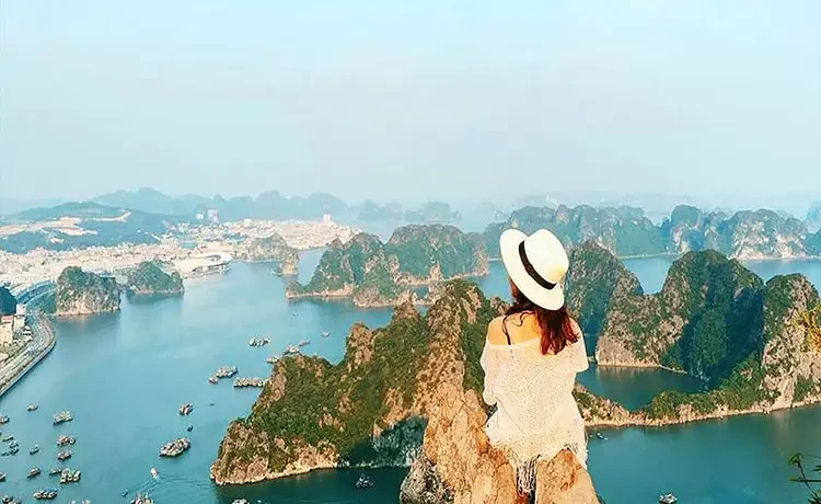 Tour du lịch Vịnh Hạ Long 3 ngày 2 đêm