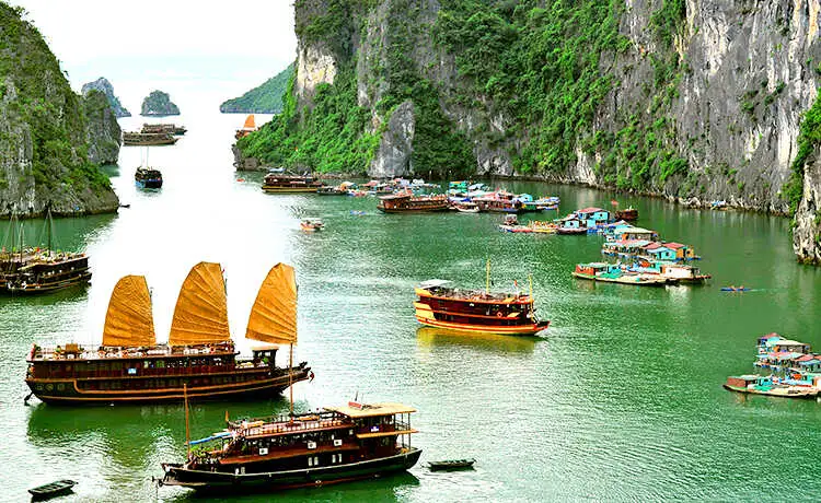 tour vịnh hạ long 4 ngày 3 đêm