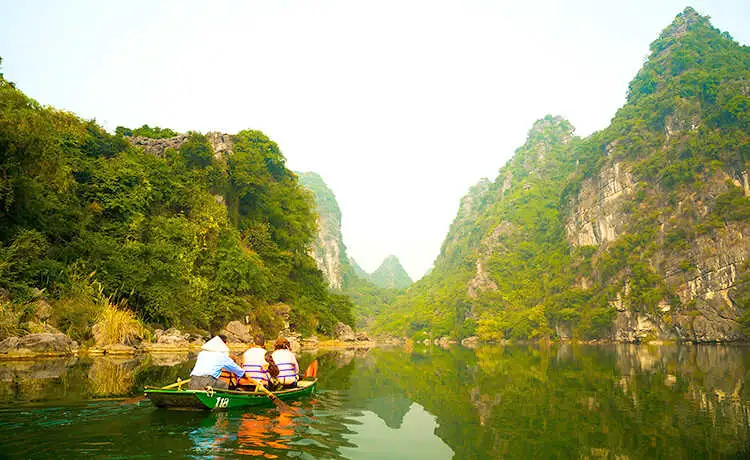 tour vịnh hạ long 4 ngày 3 đêm