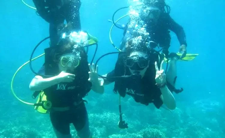 Tour lặn biển ngắm san hô Hòn Mun Nha Trang trong ngày Tour lặn biển ngắm san hô Hòn Mun Nha Trang trong ngày