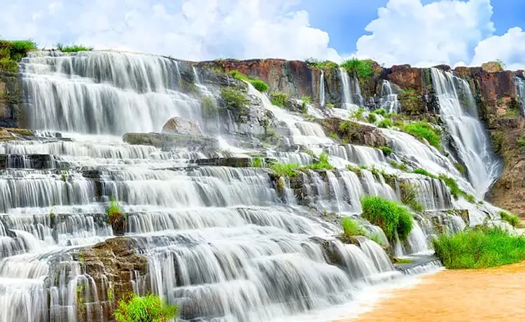 Tour tham quan Thác Voi Đà Lạt trong ngày Tour tham quan Thác Voi Đà Lạt trong ngày